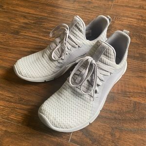 Women’s Reebok shoes